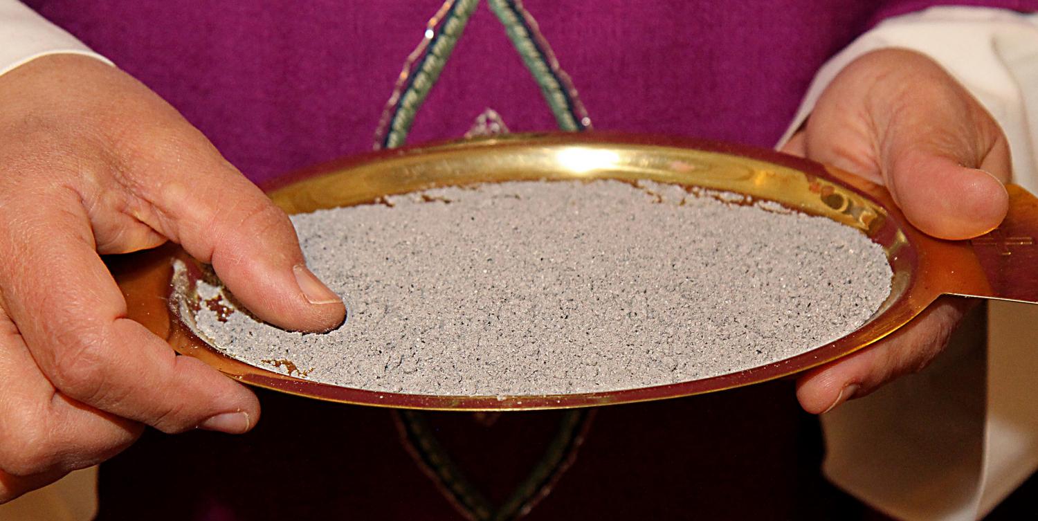 Aschermittwoch, Schale mit Asche